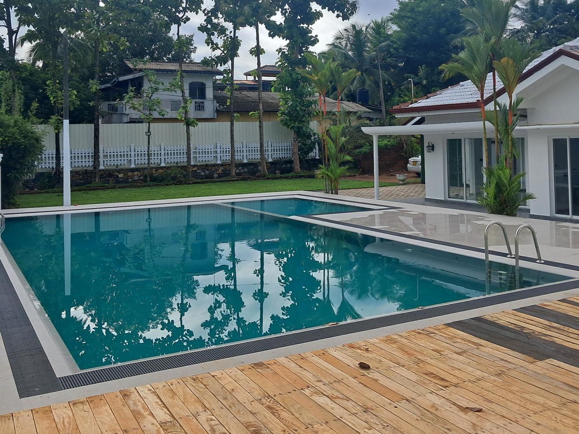 Banco Villa Beruwala Exterior foto